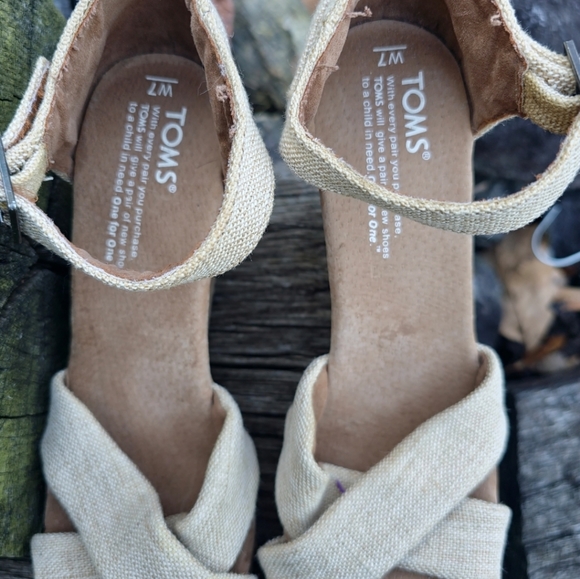 Toms Burlap Wedges - Picture 5 of 6